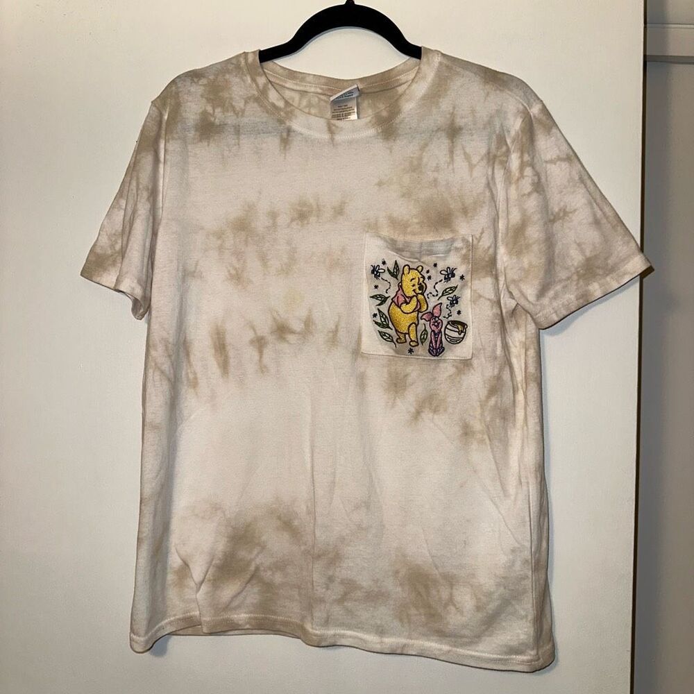 Disney Winnie the Pooh Tie Dye Embroidered Pocket Tee Womens Medium EUC